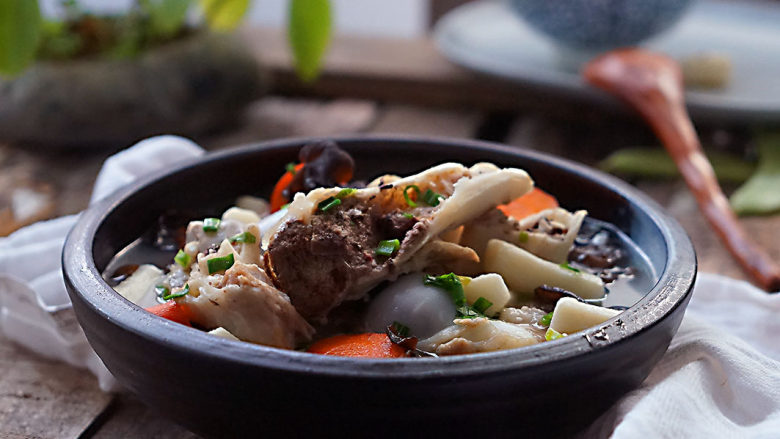 天冷了来碗猪大骨暖身汤