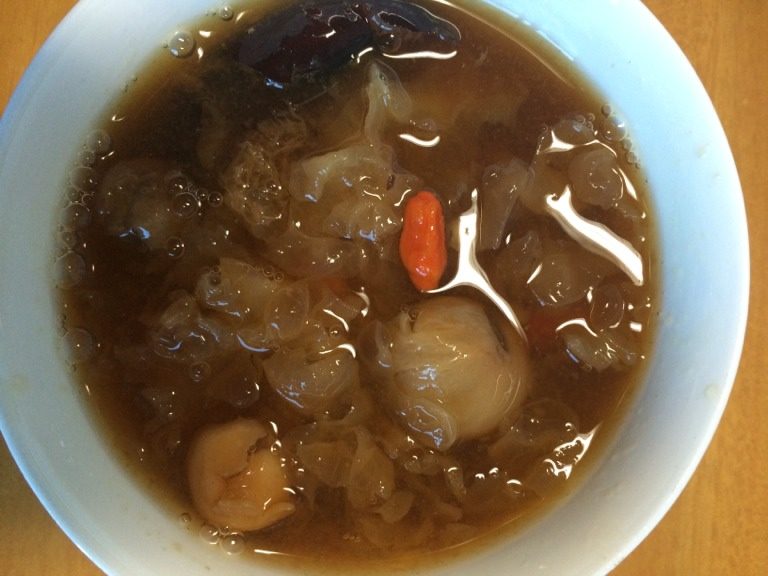 银耳莲子红枣羹