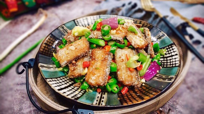 吉祥年夜菜代代有余双椒回锅带鱼