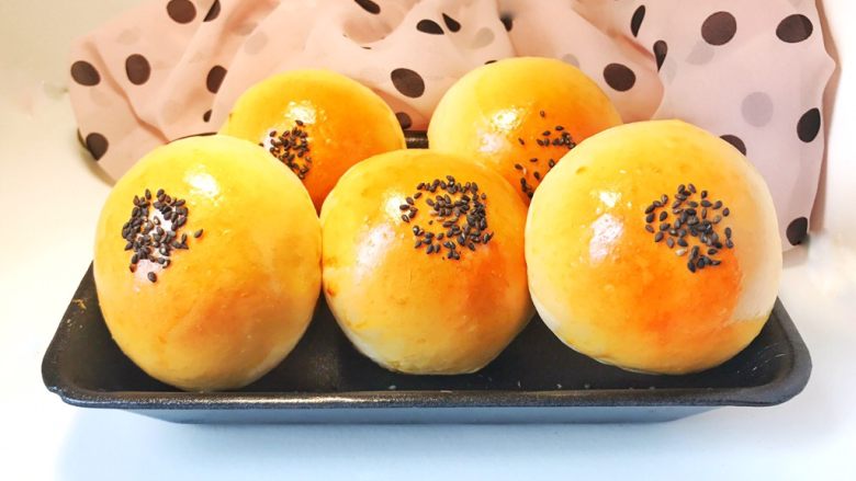 垂涎欲滴的红豆小餐包一次性发酵