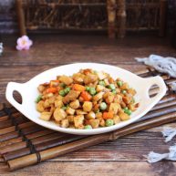 鸡丁炒豌豆杏鲍菇