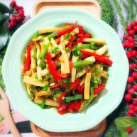 唐三彩家常蚝油彩椒杏鲍菇