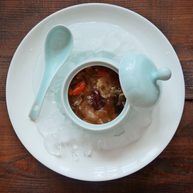 红枣枸杞银耳百合汤