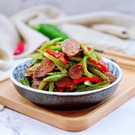 香肠辣爆芸豆丝