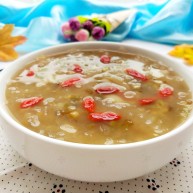 绿豆百合银耳羹