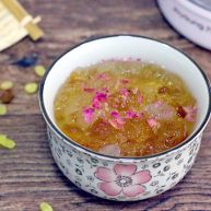 桃胶雪燕皂角米羹