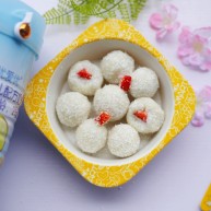 酸酸甜甜的奶香草莓山药球