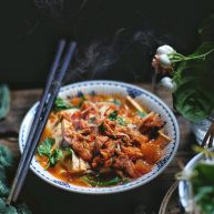 酸辣暖胃的辣白菜豆腐锅