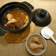 灵芝淮杞红枣煲鸡