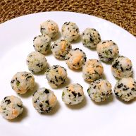 三文鱼紫菜饭团