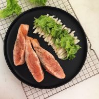 减脂健身菜柠香黑椒三文鱼果蔬沙拉