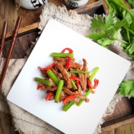 牛肉丝炒芹菜
