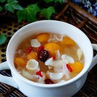 枇杷百合银耳羹