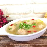 冬瓜虾肉汆丸子汤
