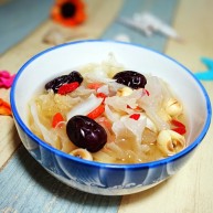 百合莲子银耳羹