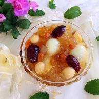 双雪桃胶鹌鹑蛋糖水