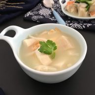 三文鱼头粉葛豆腐汤即滚靓汤