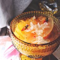 清热养颜的皂角米银耳雪梨汤