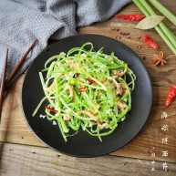 海米拌西芹