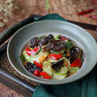 素炒酸辣西葫芦木耳