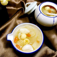 银耳百合雪梨汤