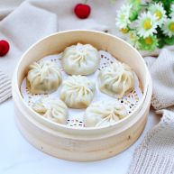 鸡肉黄瓜小笼包