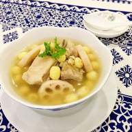 当归莲藕莲子排骨汤