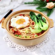 茄汁酸汤鸡蛋面