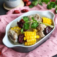 排骨白萝卜玉米煲汤