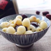 盛夏消暑甜品红枣莲子羹