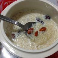 阿胶鲜奶炖燕窝