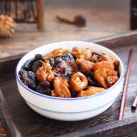 菌类料理山珍炖鸡