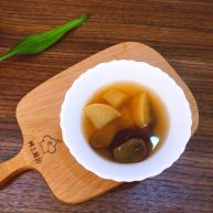 浓郁蜜梨红枣养颜汤