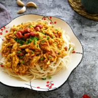 一碗面条鸡蛋面黄豆酱版