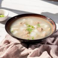 牛腩白萝卜煲汤