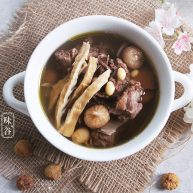 土茯苓笋干老鸭汤