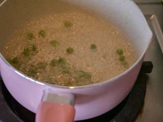 3、奶酪焗土豆泥,青豆煮熟