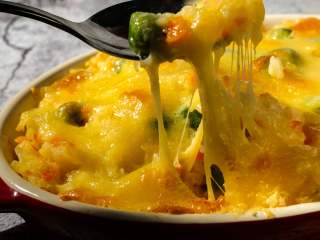 13、奶酪焗土豆泥,芝士拉丝的感觉