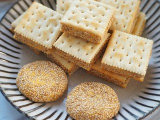 16、南瓜夹心苏打饼,这样半成品就做好啦~