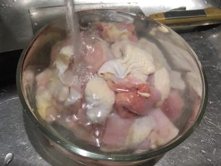 6、无敌台式三杯鸡,洗一下