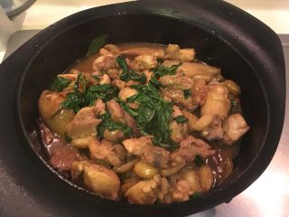 32、无敌台式三杯鸡,拌炒至九层塔熟软即可起锅