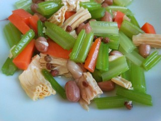 17、新文美食 素什锦,用来下酒很棒的一道凉菜。