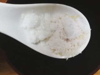 9、夏日必备的凉拌三丝,1勺糖，搅拌均匀放一旁备用