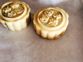 14、金华火腿伍仁月（木糖醇版）,推出，月饼就完成了