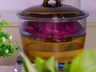 3、紫薯芝士吐司卷,入蒸锅中蒸熟