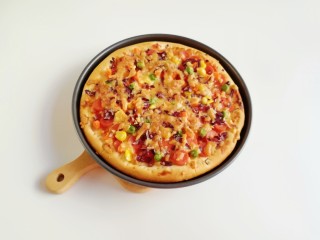 17、火腿肠披萨,一边拍照一边咽口水。