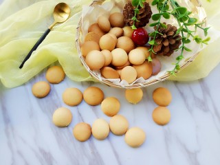 14、蛋黄饼干,成品图