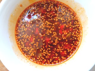 20、凉拌茄子,搅拌均匀