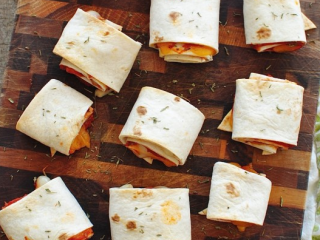 3、比萨卷饼,立即上桌！