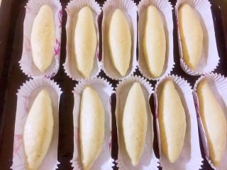 10、香葱芝士肉松包,进行二次发酵